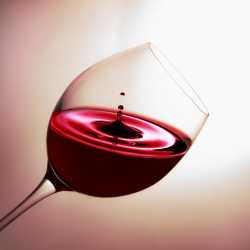Weinglas mit Wein 