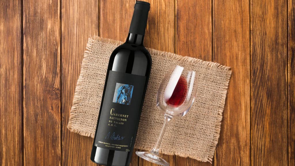 Glas Cabernet Sauvignon-Rotwein – vollmundiger Rotwein