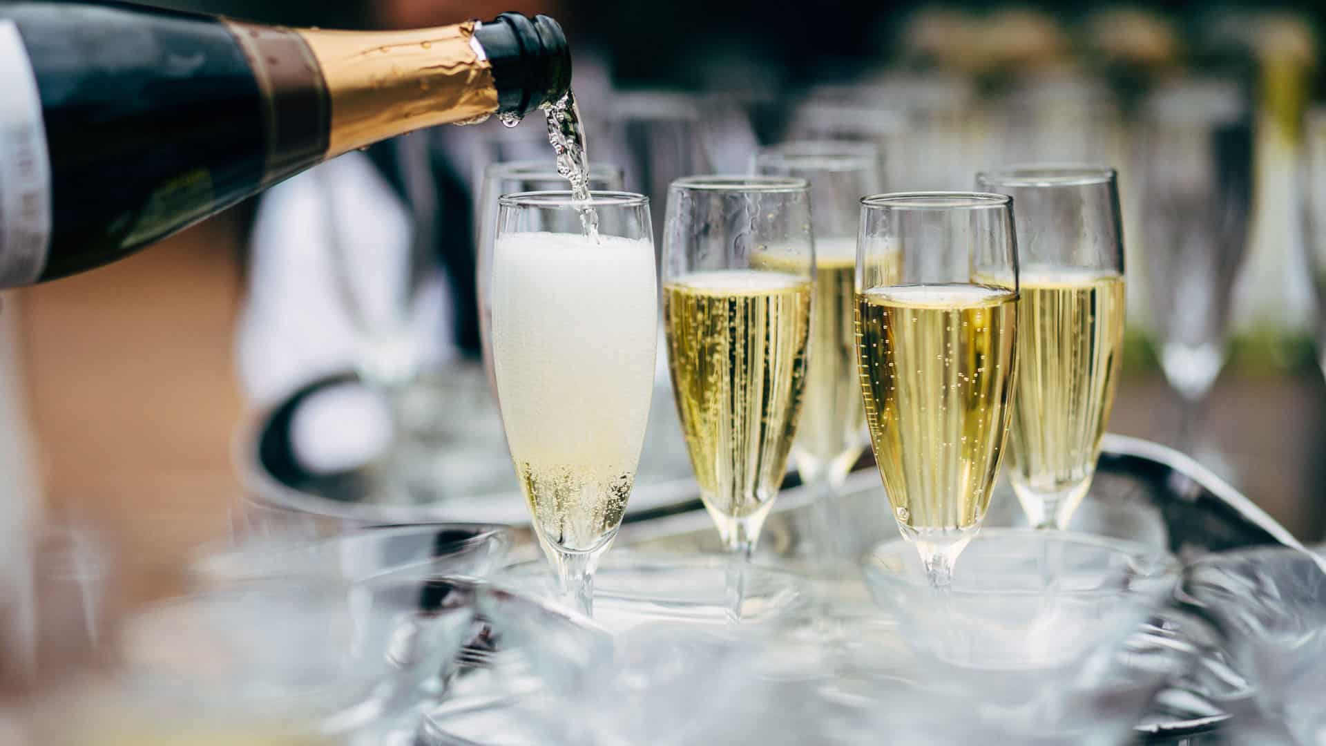 Chardonnay: Die vielfältige Rebsorte für jeden Anlass 7 chardonnay weissweintrauben champagner