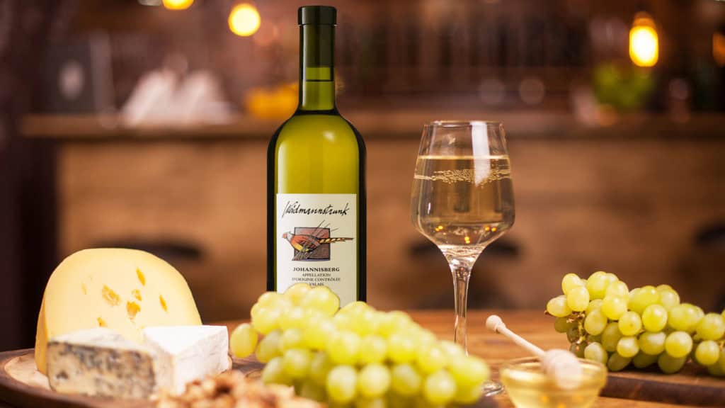 Apero mit Weisswein und Käse – Genussmomente rund um Johannisberg-Weisswein