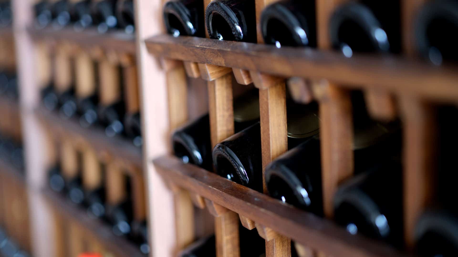 Die besten Rotweine für jeden Geschmack 22 rotwein weinregal lagerung