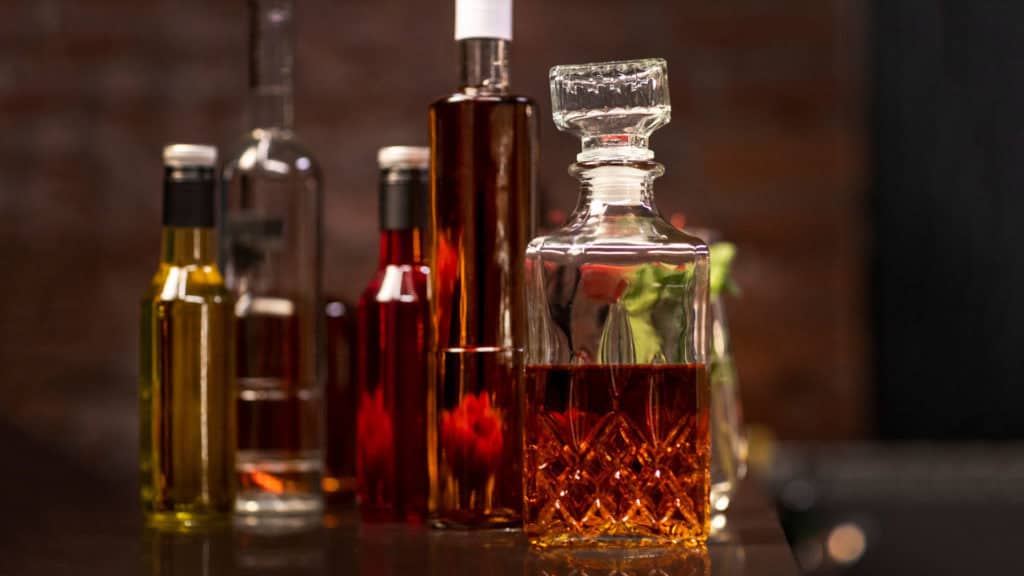 Verschiedene Spirituosen‑Sorten in einer Auswahl – Whisky, Gin, Rum und Co.