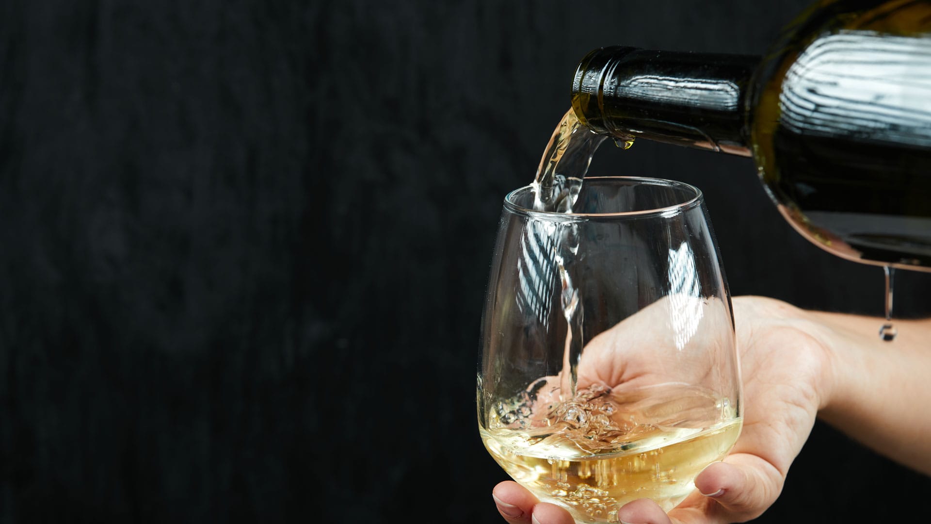 viognier ausschenken weinglas
