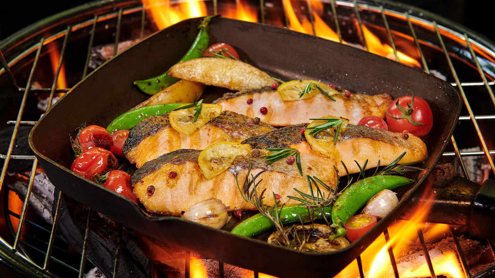wein bbq fisch auf dem grill
