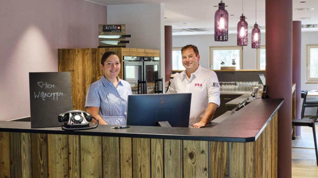 Gastgeber Luzia und Fernando Michlig in Tenne Gluringen