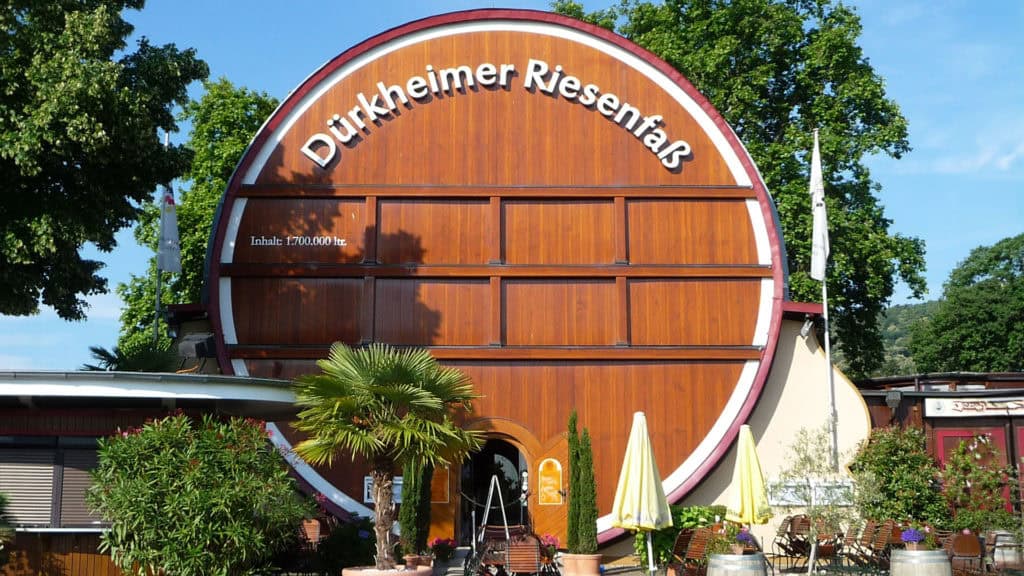 Das grösste Weinfass der Welt als Sehenswürdigkeit