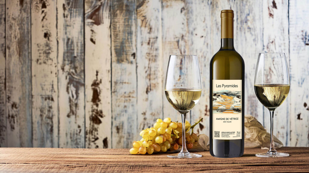 Amigne-Weisswein im Glas – ausgewogenes Geschmacksprofil mit Aromen