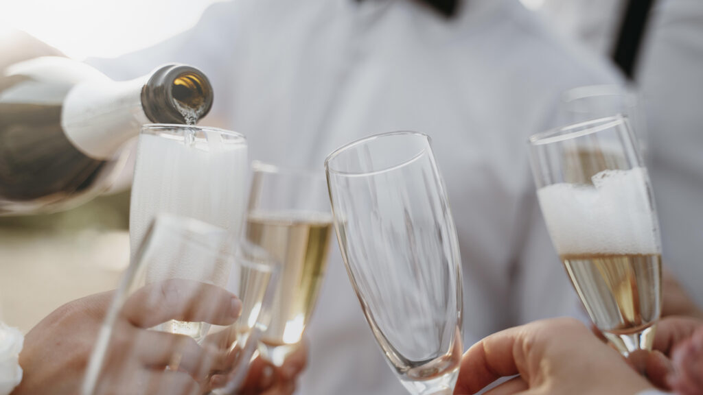 Sparkling wine in a glass - the relationship between acid degradation and taste in sparkling wine